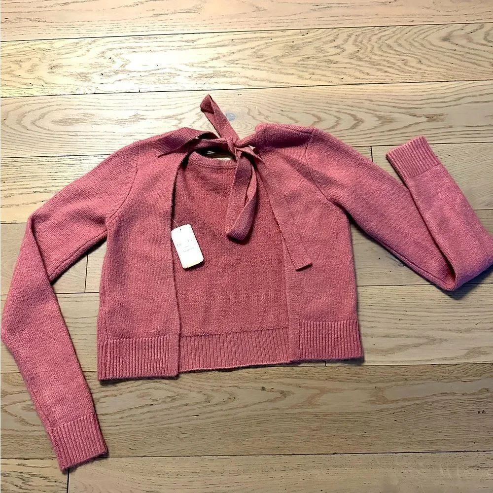 FOREVER 21 OPEN TIE BACK SWEATER SMALL- ROSE
